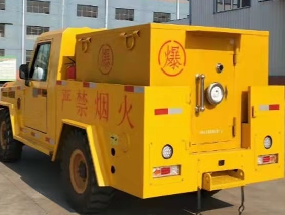 郾城凯龙爆破器材运输车：保障爆破任务的安全运行