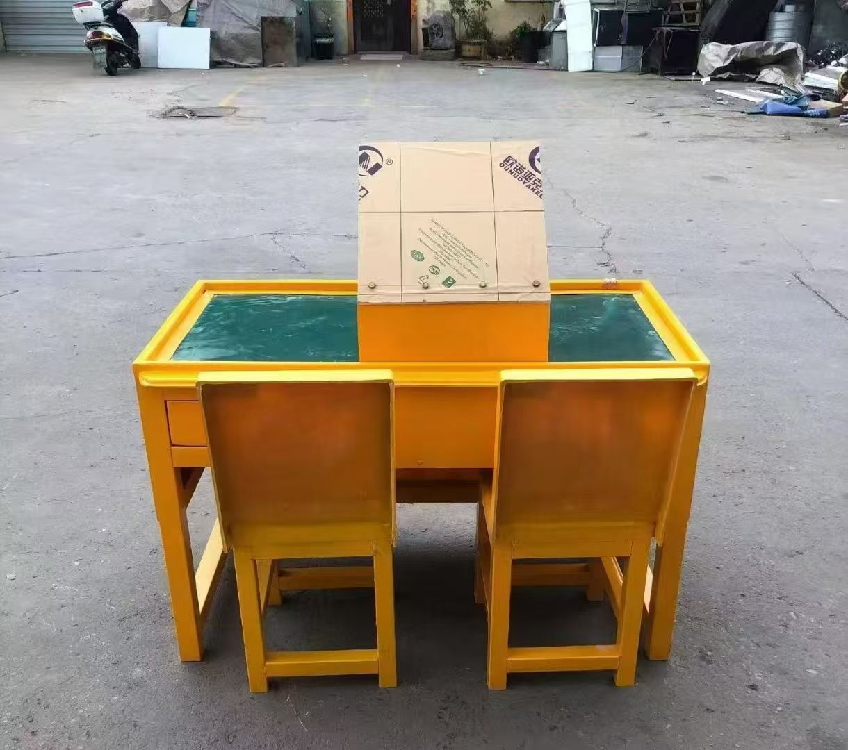 郾城防静电导通桌井下煤矿火工品发放桌：危险品流转的安全守护者